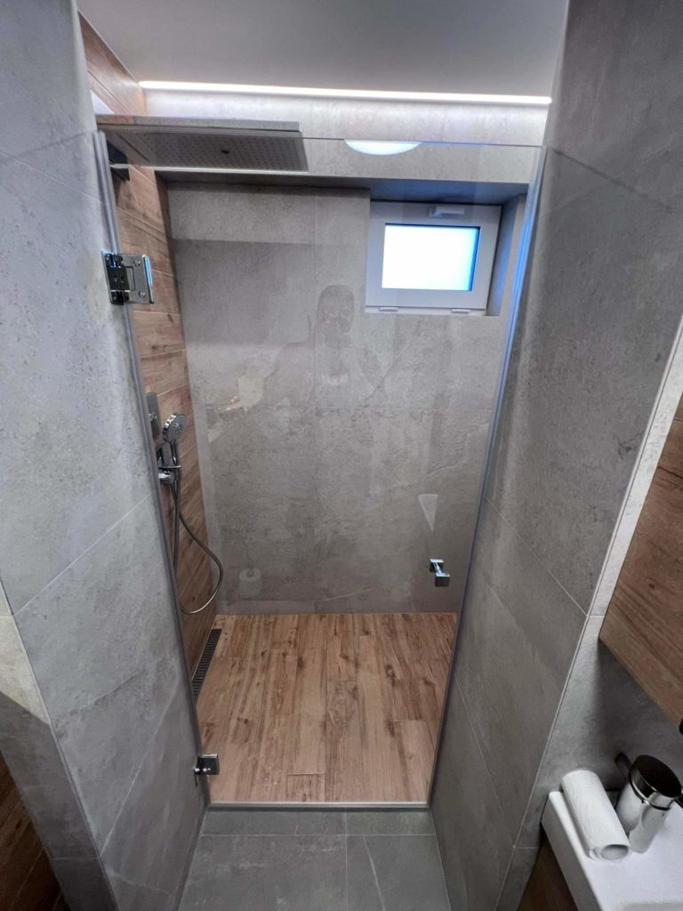 8c3d336a-d21a-4fbf-a308-4abc71bf9b37